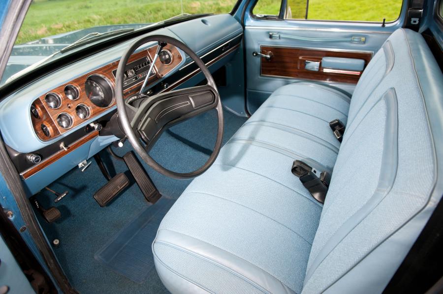  Dodge D150 Adventurer SE 1977 года  (фото 8 из 16)